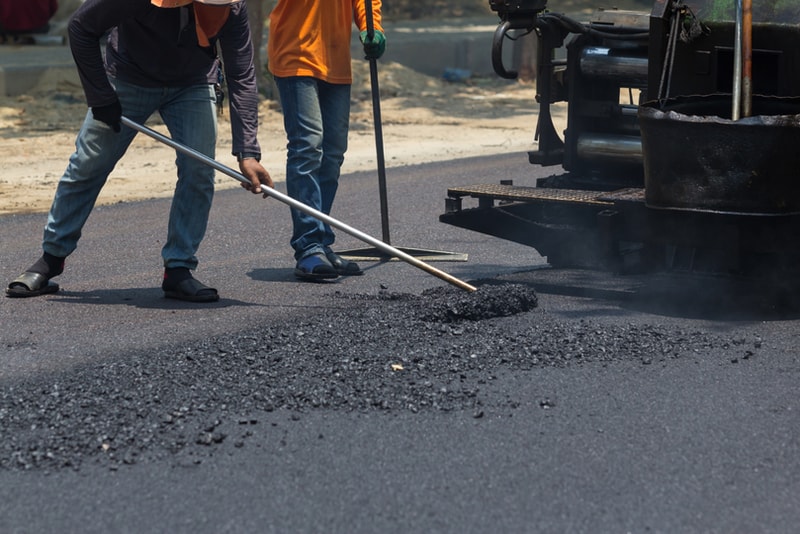 asphalt sealcoating