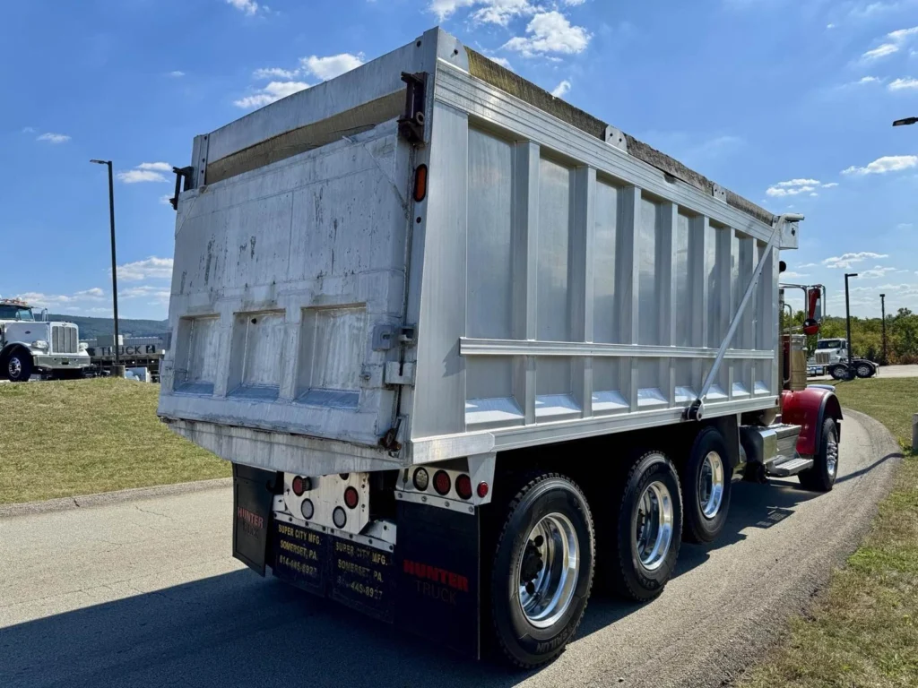 Tri-Axle Hauling Service an York County, PA